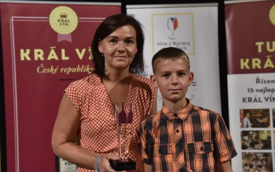 Hana Plačková se synem převzali cenu Krále vín