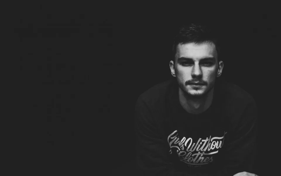 Obyčejné ženy jsou nejkrásnější. Nahá dívka u motorky je jen prodávání masa, říká mladý brněnský fotograf