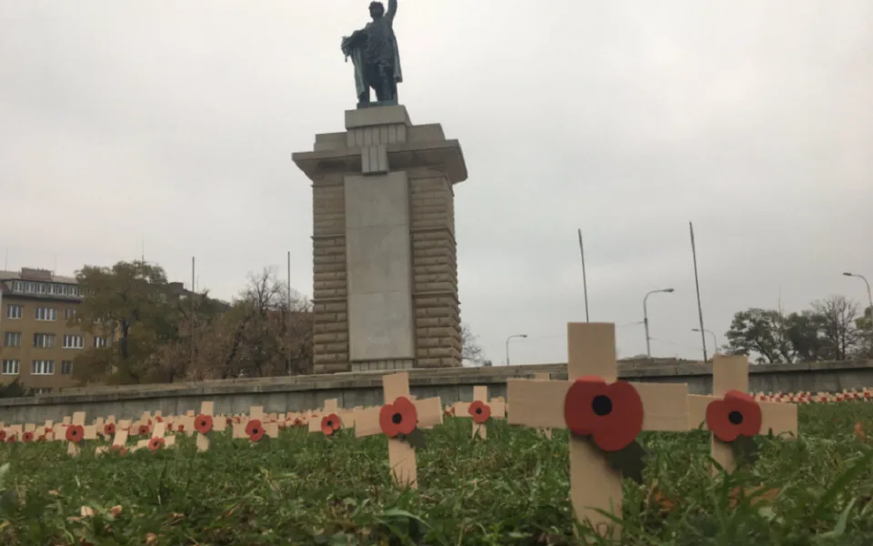 Dřevěné kříže na pamaátku válečných veteránům