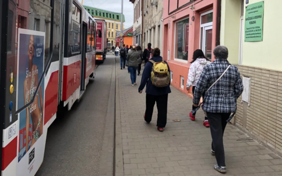 Lidé na Táborské raději vystupují ze šaliny
