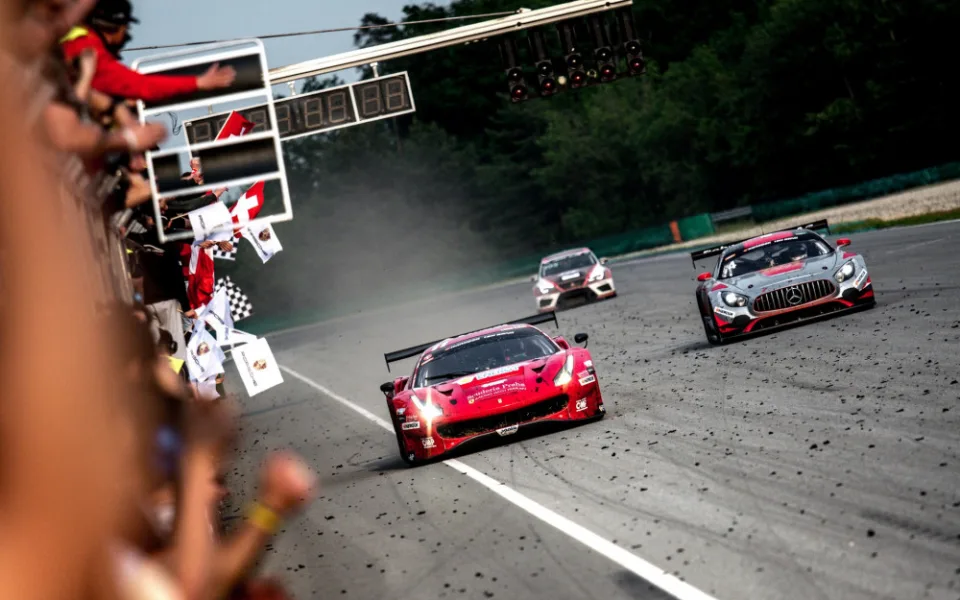 Scuderia v cíli