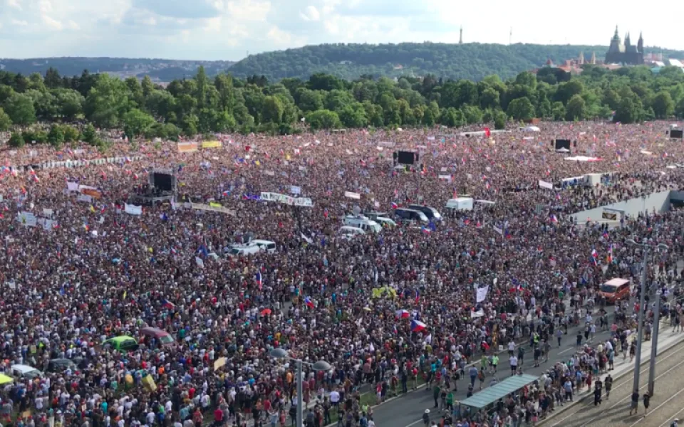 Další velká demonstrace na Letné je v plánu na 16. listopadu