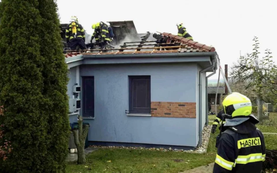 Škoda na majetku přesáhne milion korun.