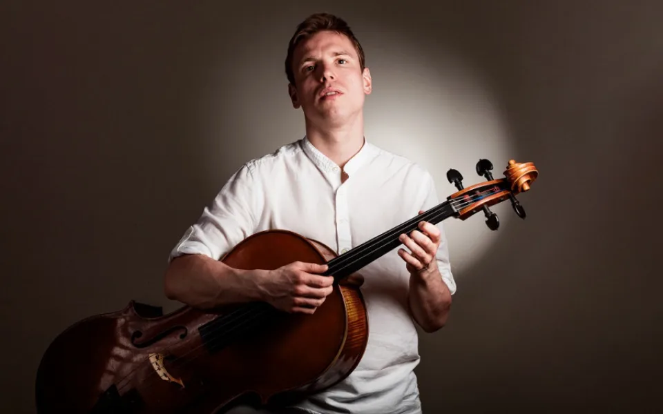 Zakladatel cello-folku a brněnský písničkář Pavel Čadek.