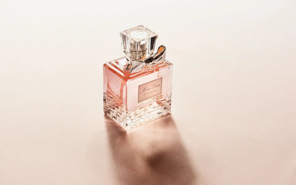 perfume-2574073_1920
