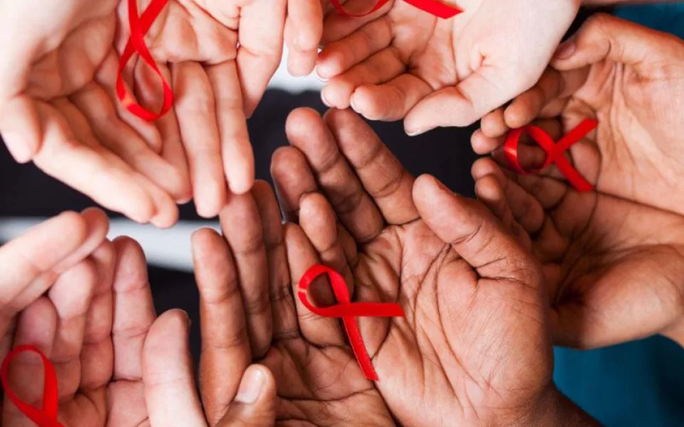 hiv4