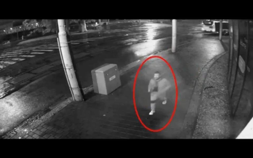 Policie pátrá i po tomto muži