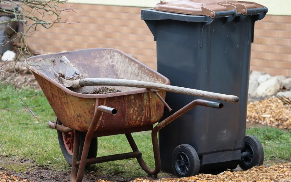 gardening-3993157_1280