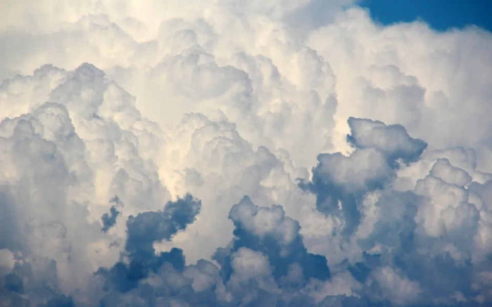 clouds-1473311_1280