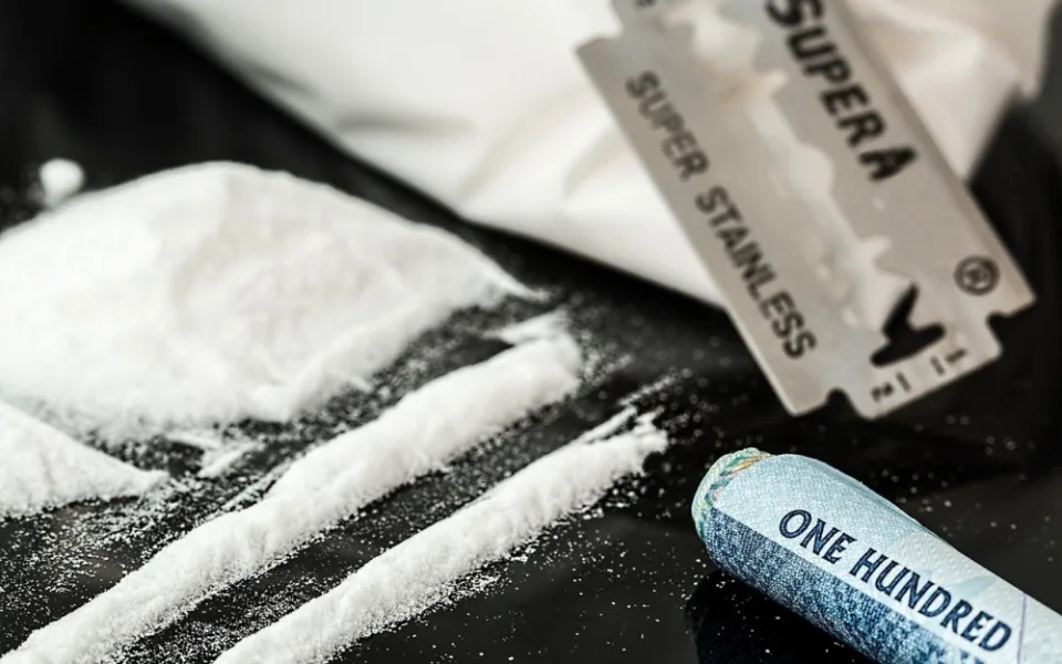 drugs-908533_1280