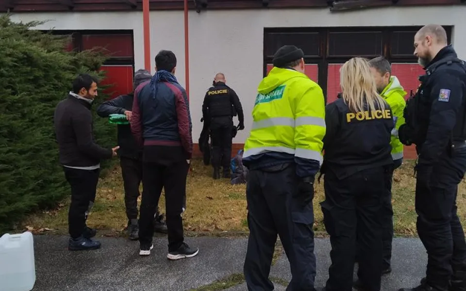 Policie s běženci