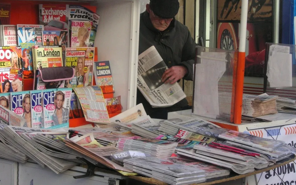 newspapers-677393_1280