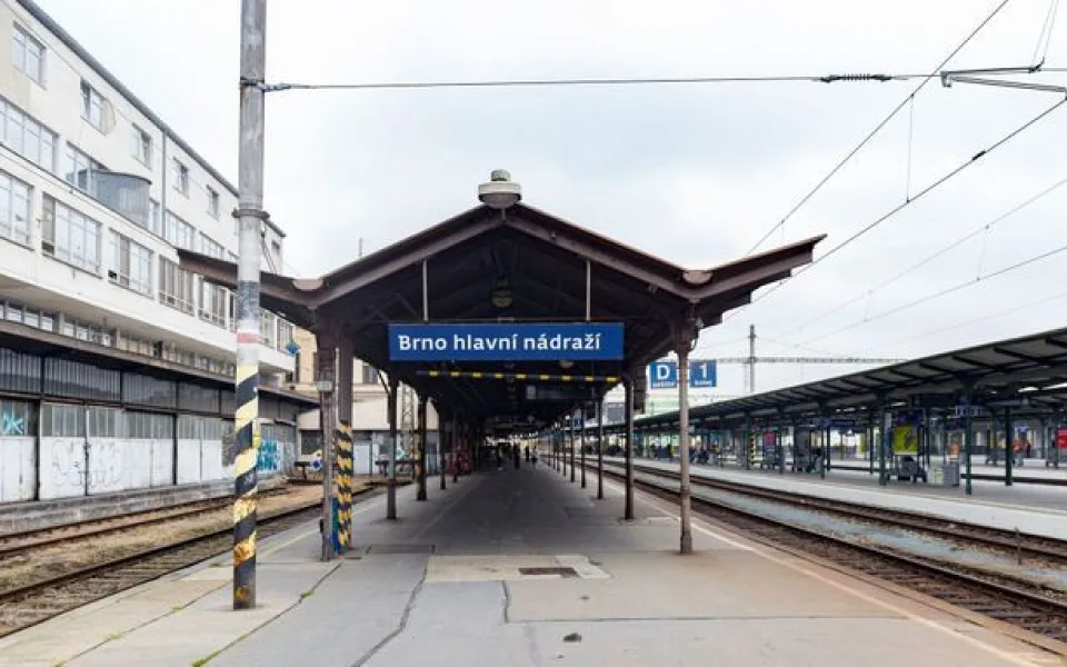 Na hlavním nádražím skončila znělka "Hvězdy jsou jak sedmikrásky nad Brnem"