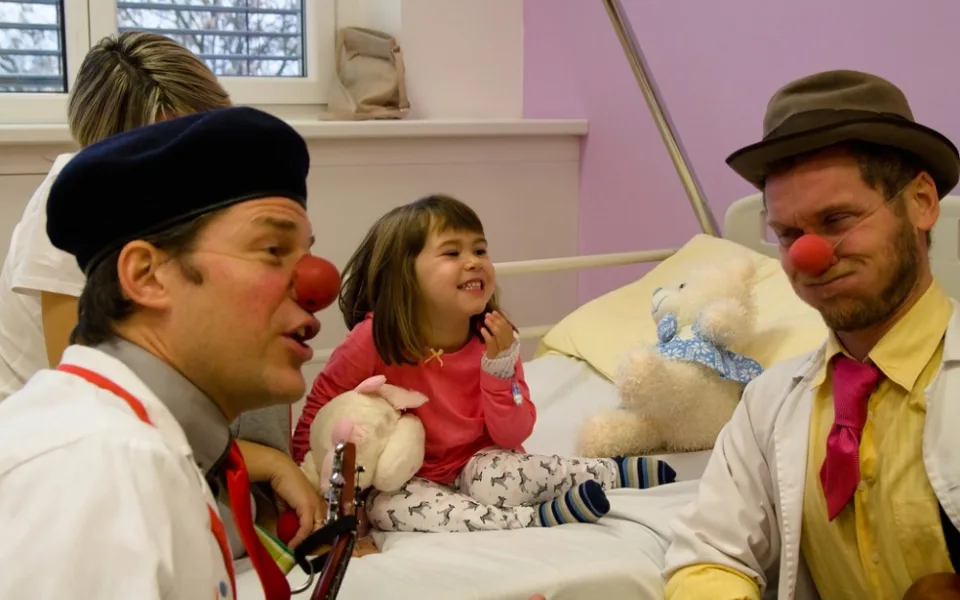 Díky novému programu Virtuální klauniády se mohou hospitalizované děti „tváří v tvář“ setkat se Zdravotním klaunem