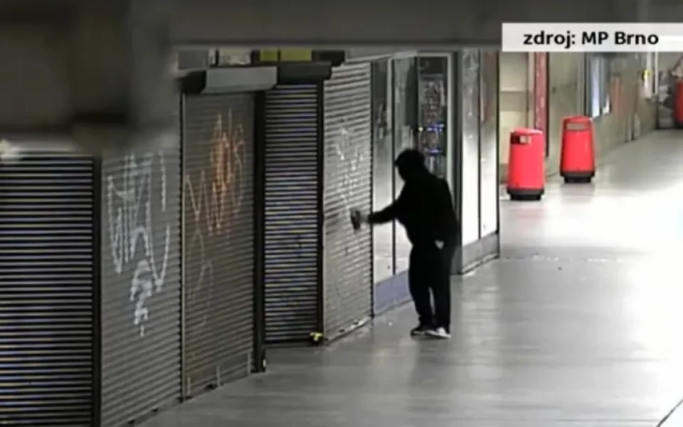 Rychlost sprejerovi nepomohla