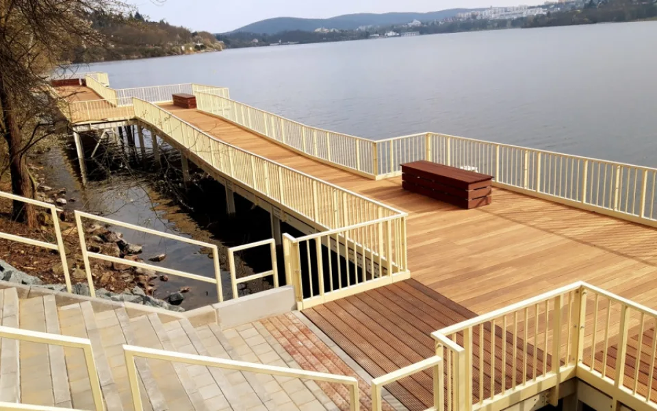 Lodí se po Prýglu projedeme už od soboty. Lodní provoz bude mít novou zastávku a možnost platit kartou