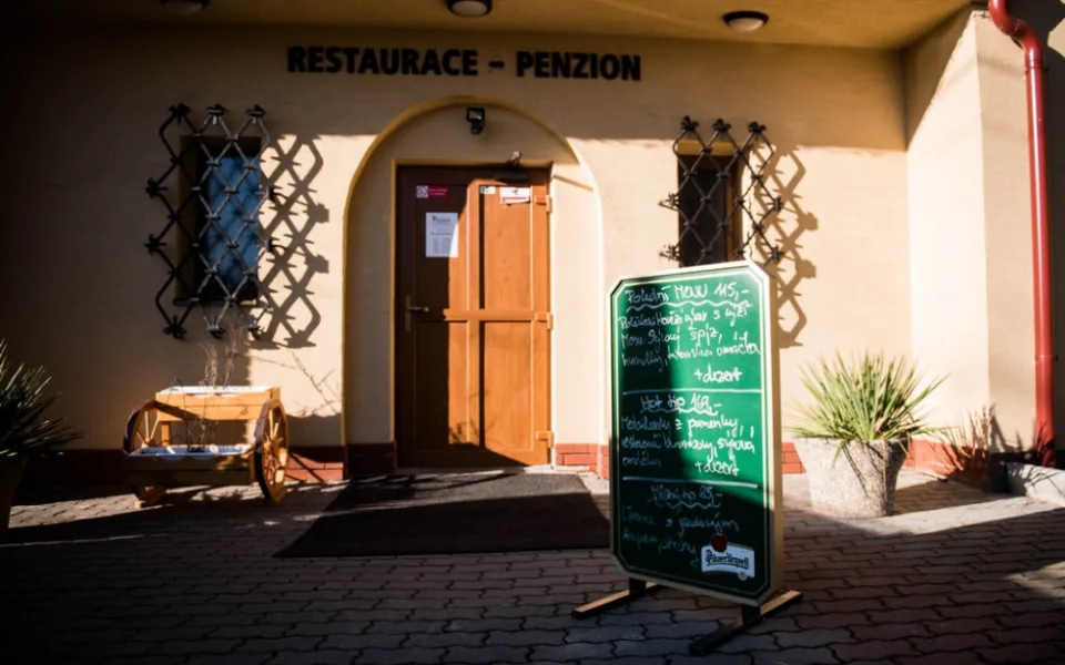 Lidé se po koronaviru chovají mile a jsou plní podpory, říká provozní restaurace Patron
