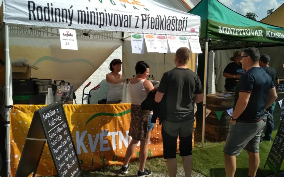 Jeden ze stánků Řečkovického festivalu