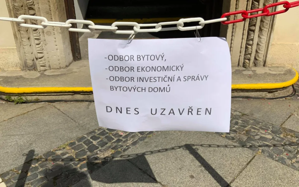 Policie opět zasahuje na radnici brněnského středu. Podle Hospodářských novin kvůli kauze politiků z ODS