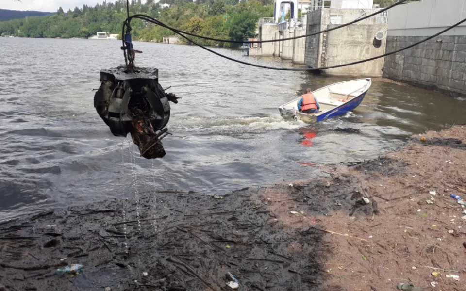 Povodí Moravy odstranilo 300 tun spláví z Pryglu