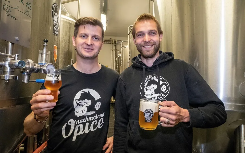 Náš název je velká přednost, říká sládek pivovaru Nachmelená opice Michal Kuřec