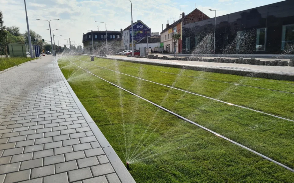 Přeložení tramvaje na Plotní se protáhne do příštího roku. První šaliny přitom měly vyjet už na podzim