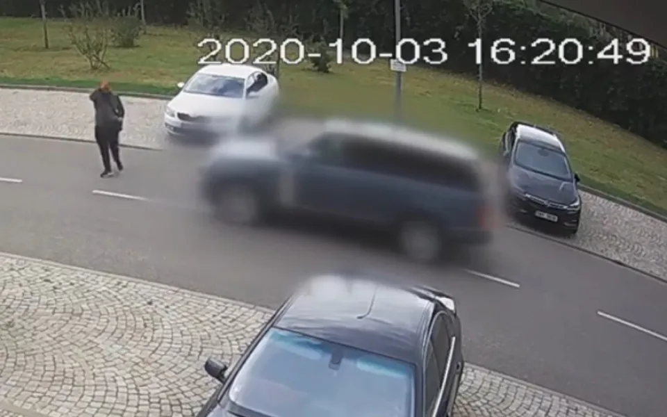 Policie pátrá po tomto muži