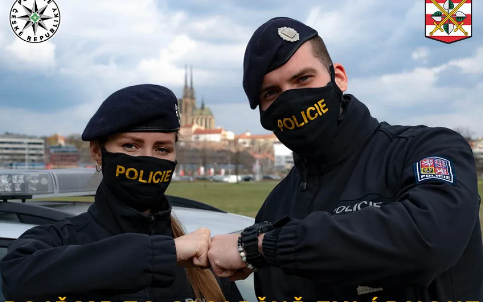 Policisté trasují nakažené