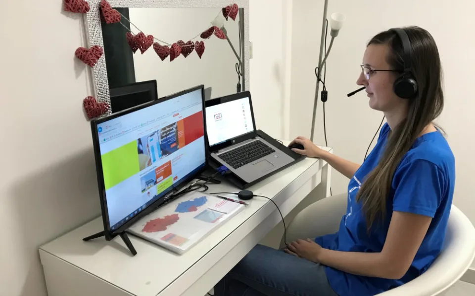 Někdy stačí jen si s lidmi popovídat a ujistit je, že v tom nejsou sami, říká Kristýna Snopková