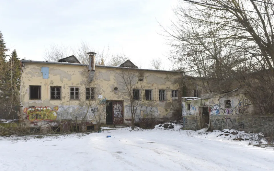 Místo budovy bývalé vojenské jídelny vznikne park