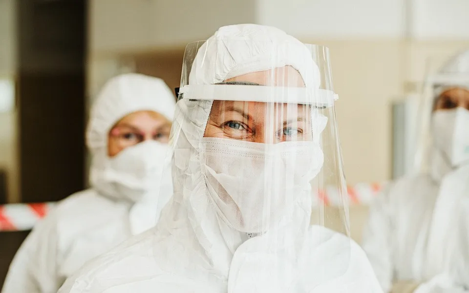 protective-suit-5716753_960_720