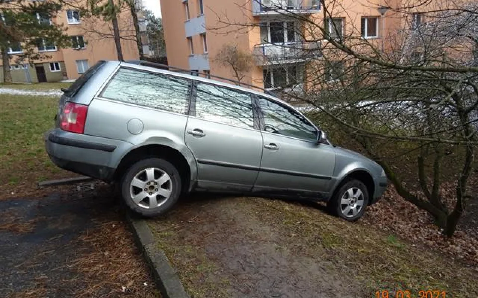 Auto se samo rozjelo