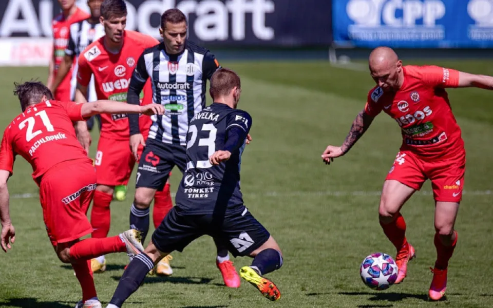 Další zkrat. Dynamo se utápí ve výsledkové krizi, doma nestačilo ani na Brno