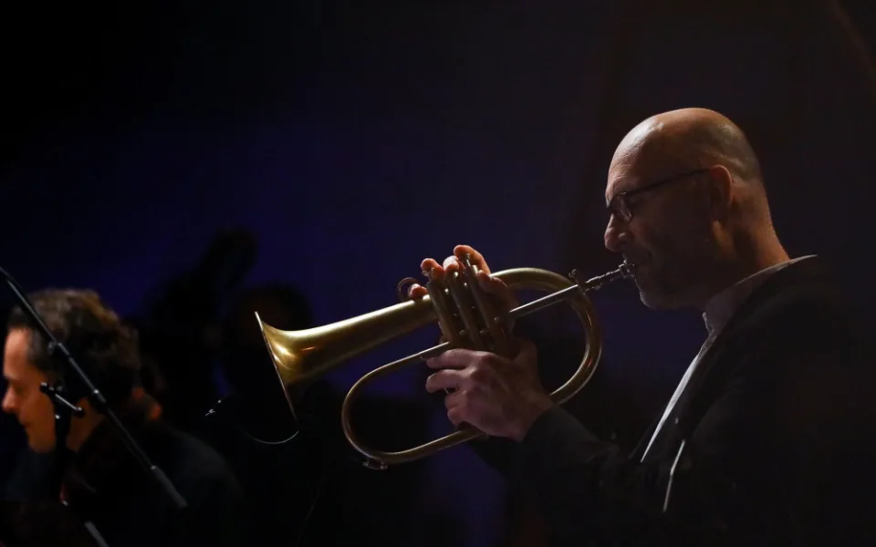 Ondřej Pivec, Robert Balzar s Danem Bártou nebo Cotatcha Orchestra s Lenkou Dusilovou. JazzFestBrno míří na obrazovky