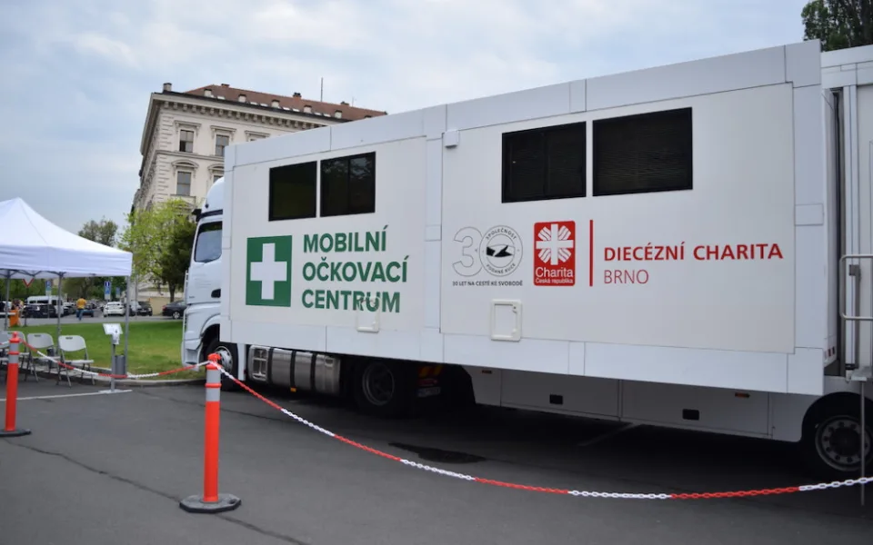 Covid News Brno: Očkování pandemii nevyřeší, smysl ale má