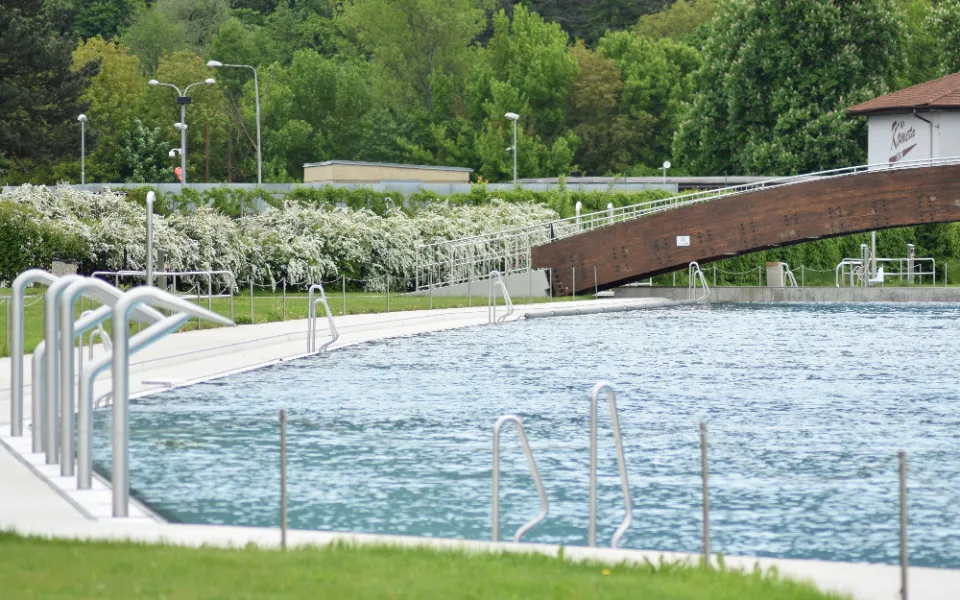 Sezona koupání v Brně začíná, od příštího týdne otevře Riviéra a Zábrdovice