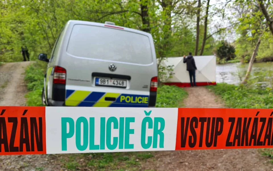 Tomáš (†15) se podle policistů ve Svratce utopil sám