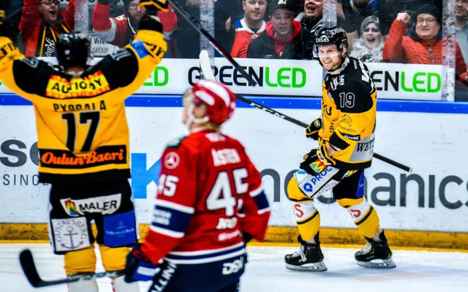 Michal Krištof v dresu Kärpätu Oulu