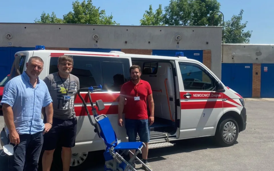 Přepravu jihomoravských pacientů ulehčí nový schodolez