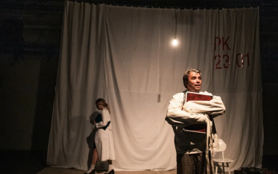 V Brně nacvičili divadelní hru o miliardářovi Petru Kellnerovi