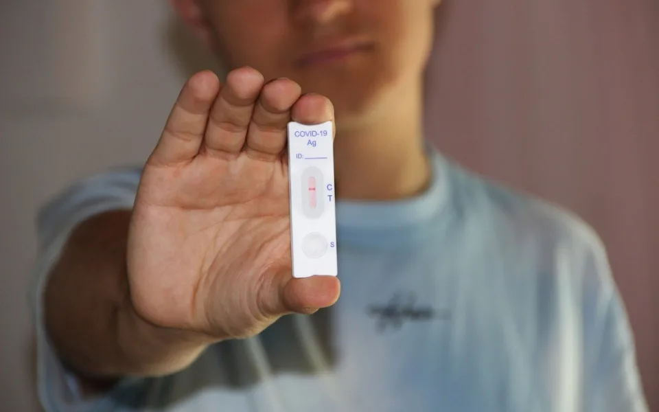 Hasiči rozvezli 454 500 antigenních testů určených pro jihomoravské školy