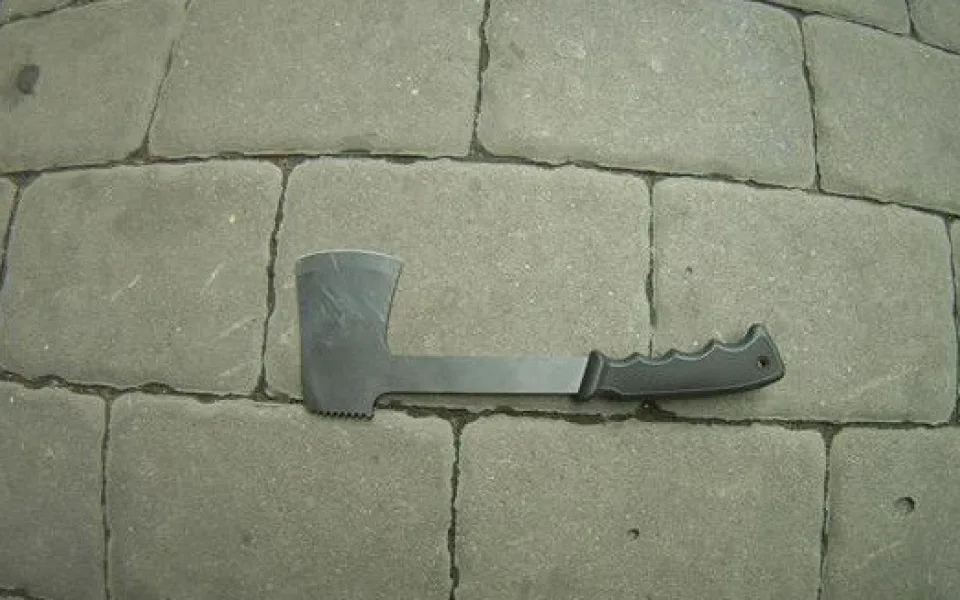 Použitá sekera.