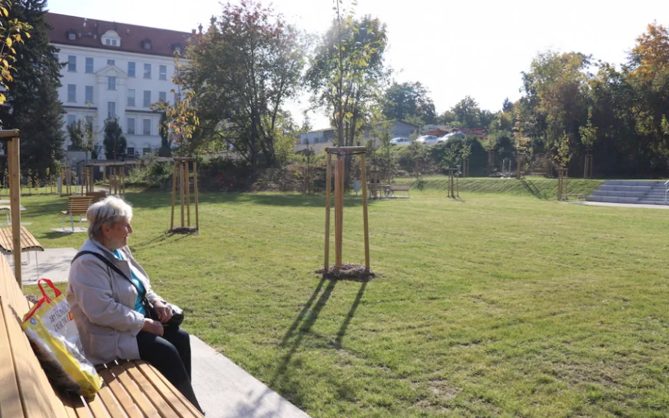 Místo bývalého doupěte bezdomovců a narkomanů vyrostl v Brně nový park