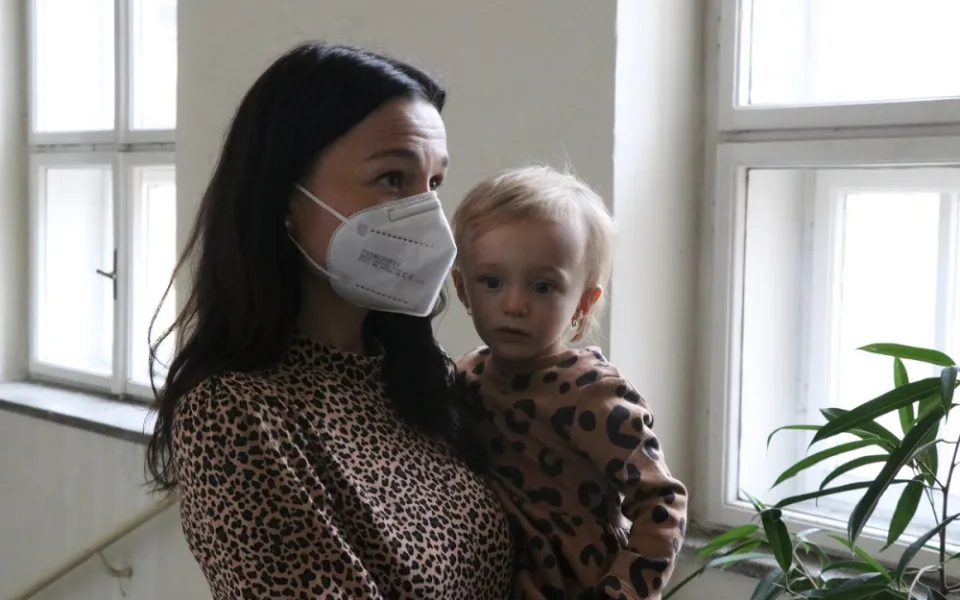 Maminka Kateřina Fialová s Emmou.
