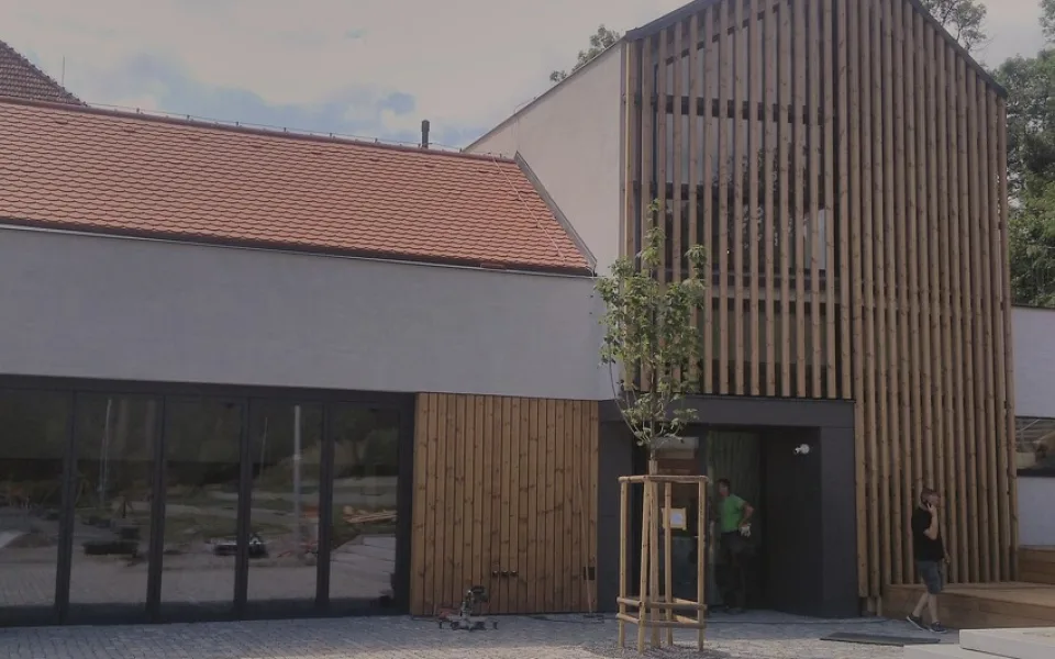 Ve Šlapanicích otevřeli novou knihovnu, ve staré bude školka