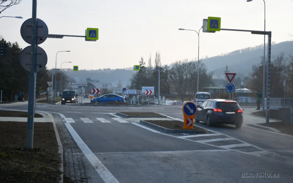 Blansko se dočkalo. Má nový kruháč a průjezdnější město