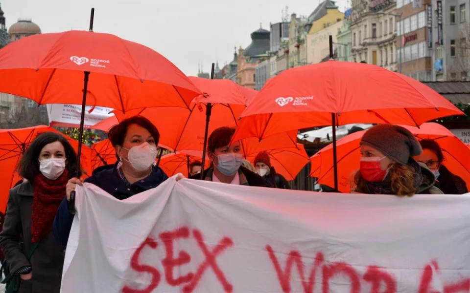 V pátek je Mezinárodním dnem proti násilí na ženách a mužích pracujících v sexbyznysu
