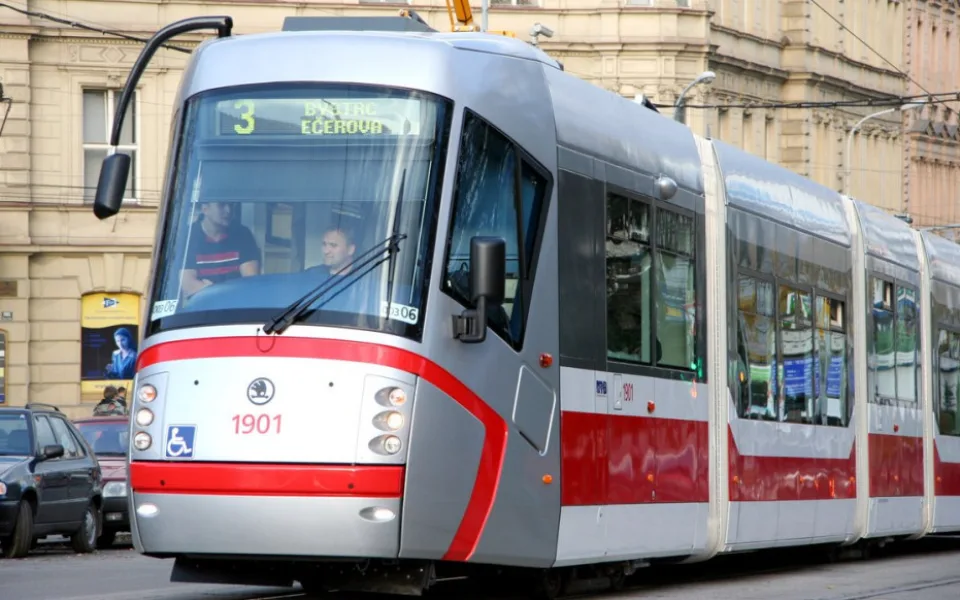 Brněnští dopraváci budou mít plnější peněženky. Pomáhali odboráři
