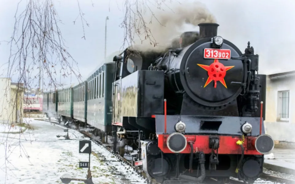 Spolek zachraňuje parní lokomotivy a vrací je zpátky na koleje, teď shání peníze na generální opravu jedné z nich