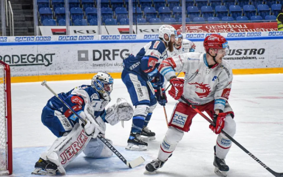 Hokejisté Brna zdolali v prodloužení Třinec, který vede tabulku